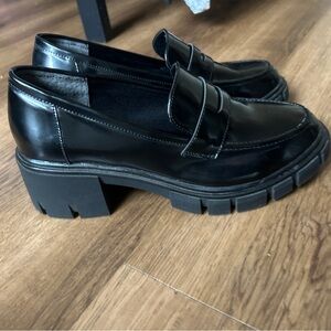 Crown Vintage Black Platform Loafers